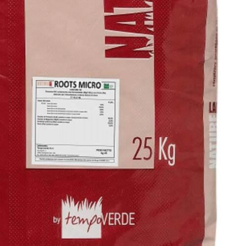 NatureLab Roots Micro 11-15-15 favorisce una buona colorazione del tappeto erboso